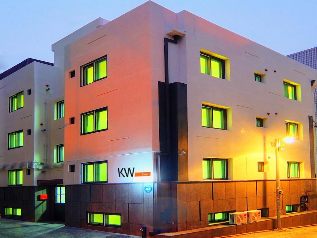 Hostel Kw Sinsa Seoul Exterior photo